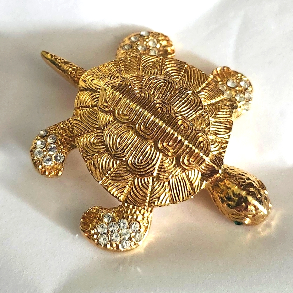 Vtg 1960s Gold Tone Textured Turtle Pin Brooch Black Eyes
